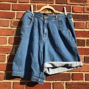 LONG BAGGY WIDE LEGGED SHORTS